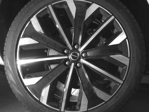 Certified 2026 Volvo XC90 B6 Plus AWD/4WD image 27