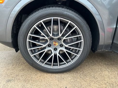 Used 2020 Porsche Cayenne image 26