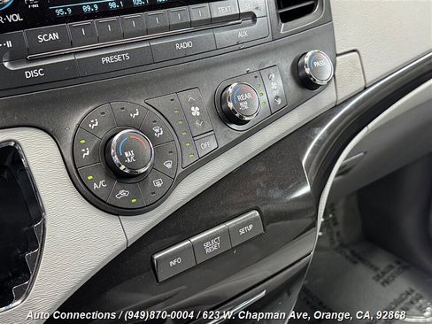 Used 2012 Toyota Sienna LE image 17