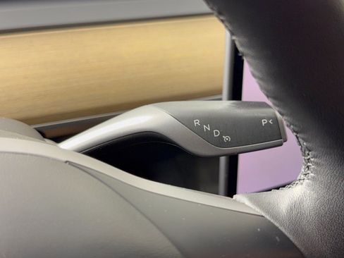 Used 2022 Tesla Model Y Long Range AWD/4WD image 21