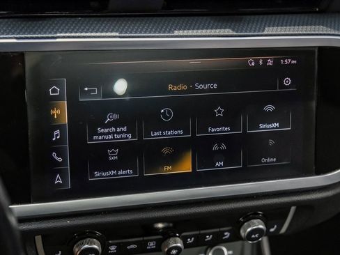 Used 2020 Audi Q3 2.0T Premium Plus w/ Premium Plus Package image 32