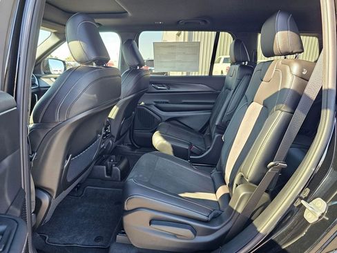 New 2025 Jeep Grand Cherokee L Altitude image 13