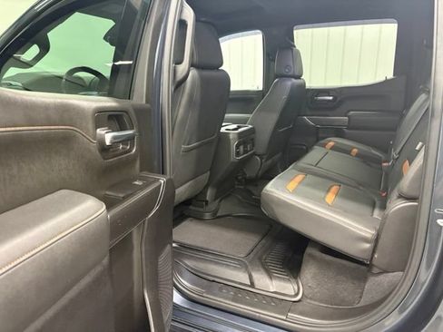 Used 2022 GMC Sierra 1500 AT4 w/ AT4 Premium Package AWD/4WD image 9