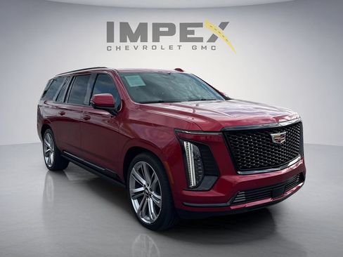 Used 2025 Cadillac Escalade ESV Sport Platinum w/ LPO, Floor Liner Package AWD/4WD image 7