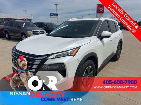 Used 2025 Nissan Rogue SV w/ SV Premium Package FWD image 1