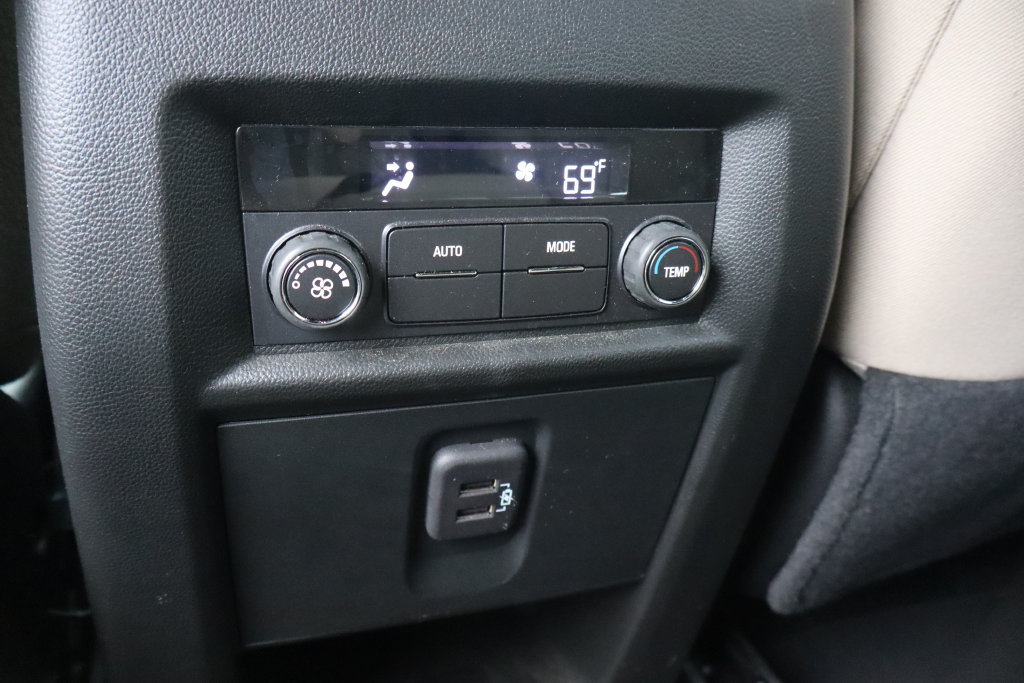 Used 2023 Chevrolet Traverse LS AWD/4WD image 23