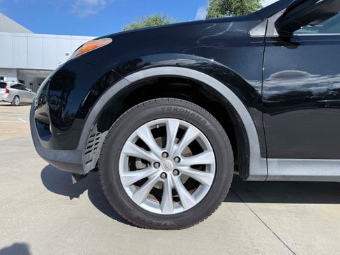 Used 2014 Toyota RAV4 Limited w/ Technology Package AWD/4WD image 10