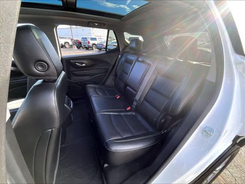 Used 2023 GMC Terrain SLT w/ Tech Package image 14