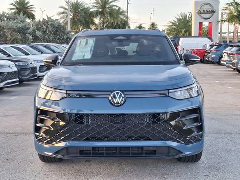 New 2026 Volkswagen Tiguan SE R-Line FWD image 2