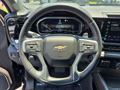 Used 2022 Chevrolet Silverado 1500 LTZ w/ Technology Package RWD image 18