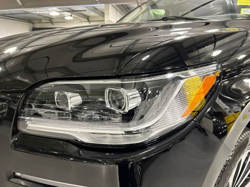 Used 2023 Lincoln Navigator Reserve image 7