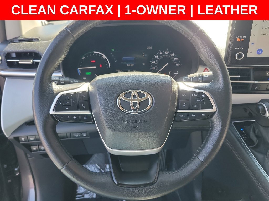 Used 2025 Toyota Sienna XLE FWD image 28