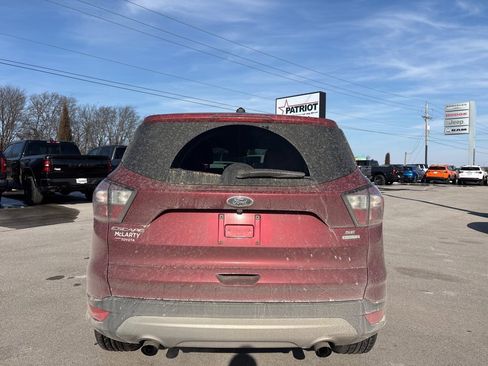 Used 2017 Ford Escape SE image 4