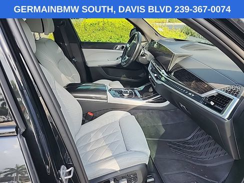 Used 2025 BMW X7 xDrive40i w/ M Sport Package AWD/4WD image 13