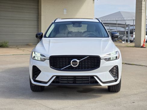 Used 2023 Volvo XC60 T8 Plus w/ Climate Package AWD/4WD image 2