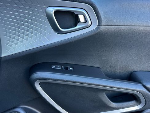 Certified 2023 Kia Soul LX w/ Option Group 015 image 19