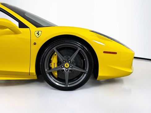 Certified 2015 Ferrari 458 Spider RWD image 25