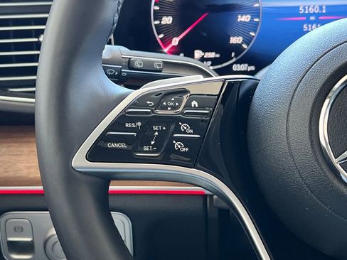 Used 2025 Mercedes-Benz GLE 350 4MATIC image 29