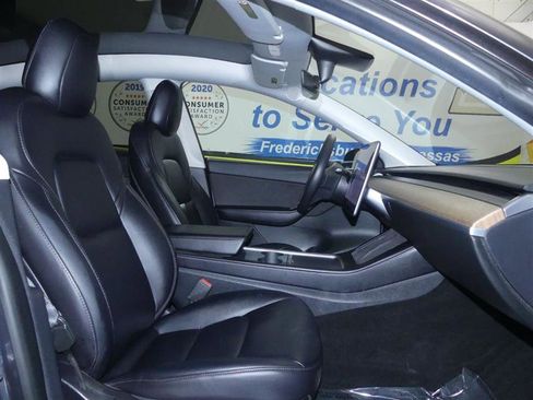 Used 2021 Tesla Model Y Long Range AWD/4WD image 7