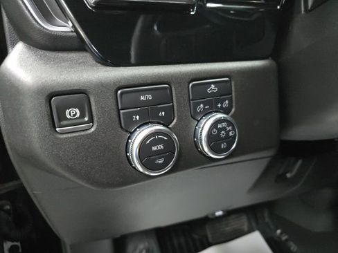 Used 2024 GMC Sierra 1500 Elevation image 16