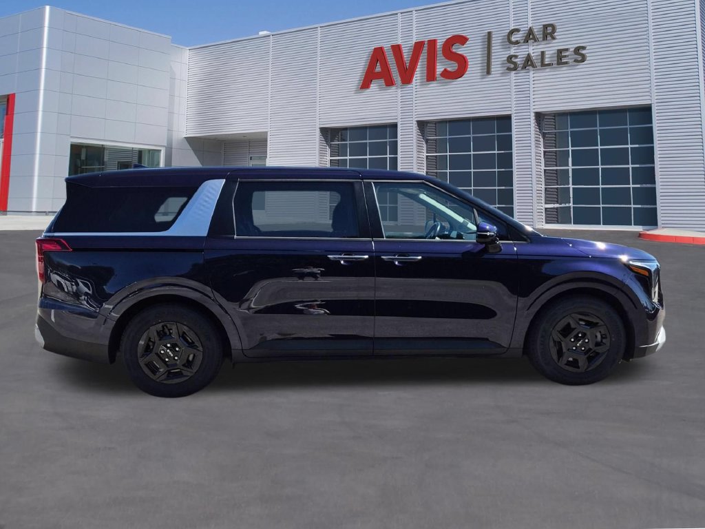 Used 2025 Kia Carnival FWD image 5
