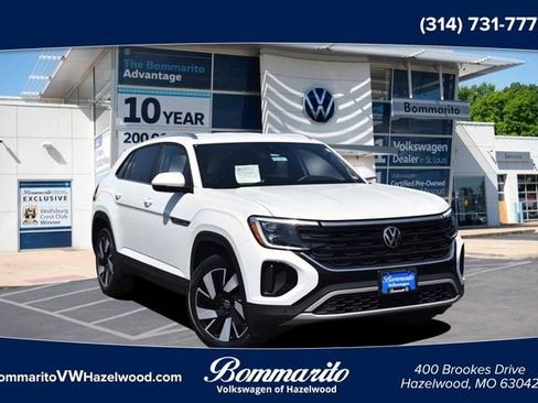 Used 2025 Volkswagen Atlas Cross Sport SE FWD image 1