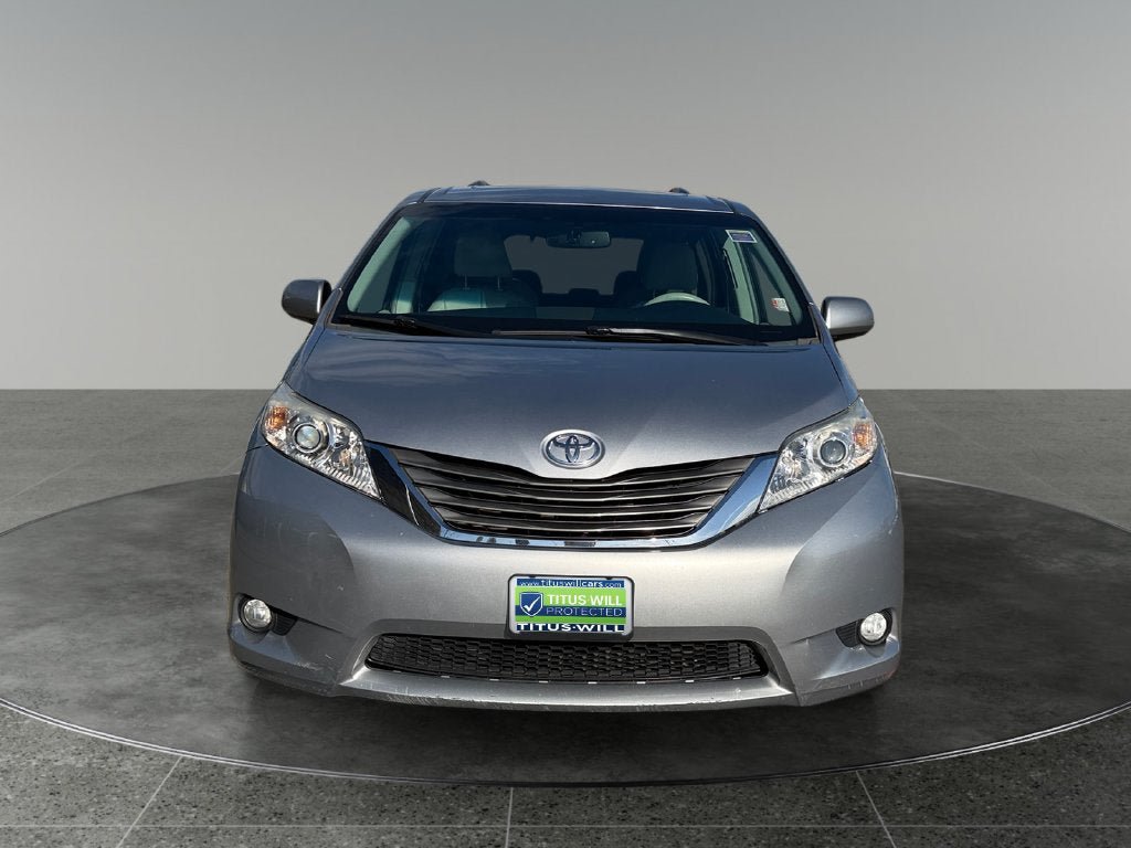 Used 2013 Toyota Sienna XLE AWD/4WD image 2