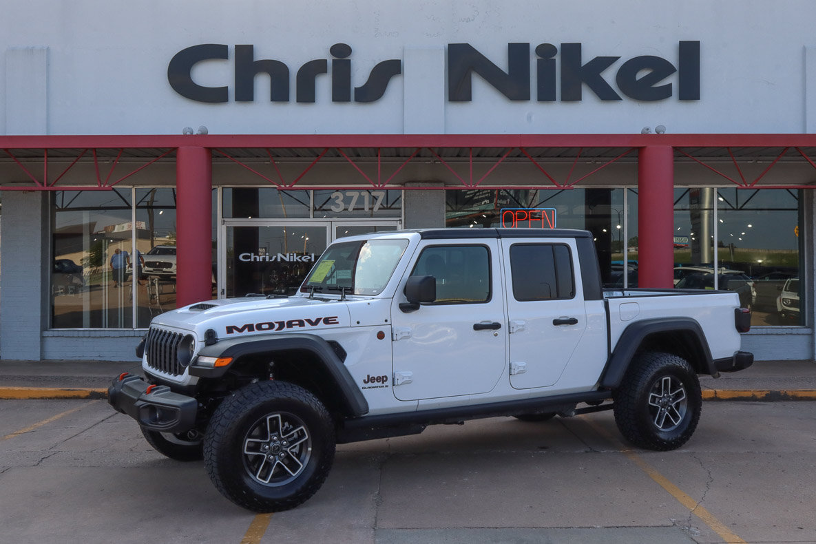 Used 2026 Jeep Gladiator Mojave AWD/4WD image 1
