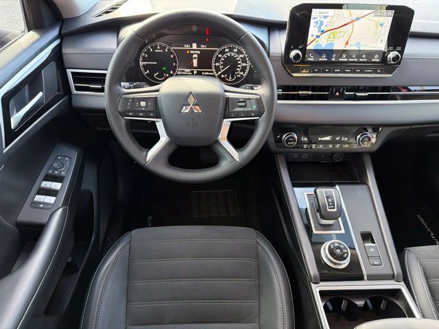 Used 2024 Mitsubishi Outlander SE FWD image 19