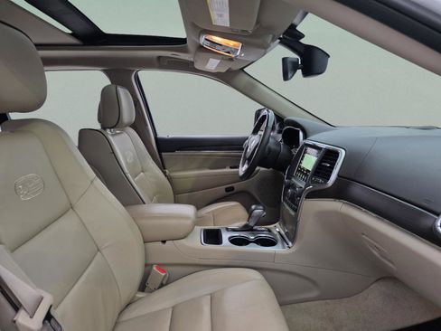 Used 2018 Jeep Grand Cherokee Overland image 24