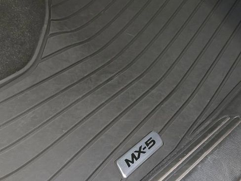 Used 2021 MAZDA MX-5 Miata RF Grand Touring image 13