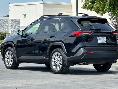 Used 2023 Toyota RAV4 XLE Premium FWD image 6