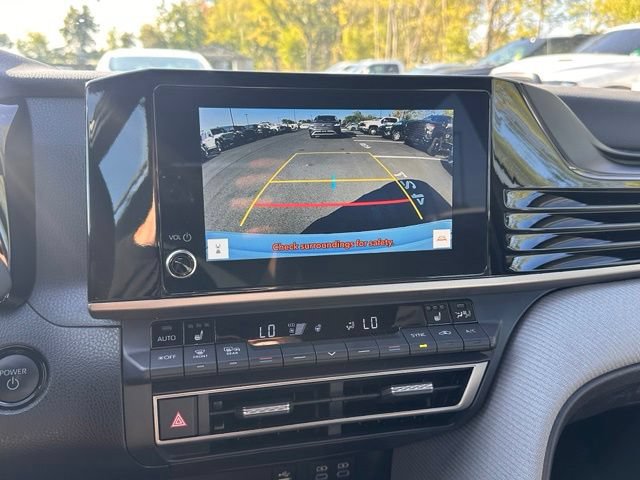 Used 2025 Toyota Camry SE w/ Convenience Package FWD image 27