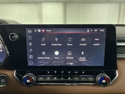 Used 2025 GMC Canyon AT4 image 13