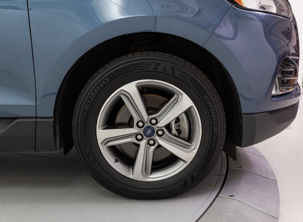 Used 2019 Ford Edge SEL w/ Equipment Group 201A AWD/4WD image 22