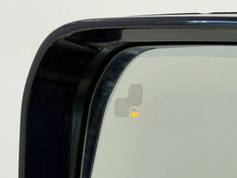 Used 2022 Land Rover Defender 110 X-Dynamic SE image 6