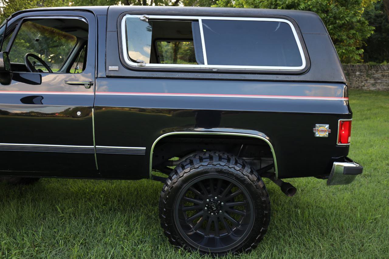 Used 1990 Chevrolet Blazer 4WD image 14