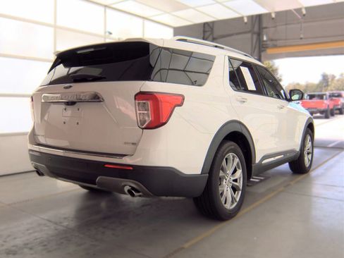 Used 2020 Ford Explorer Limited AWD/4WD image 2