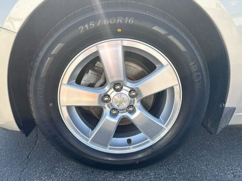 Used 2014 Chevrolet Cruze LT FWD image 9