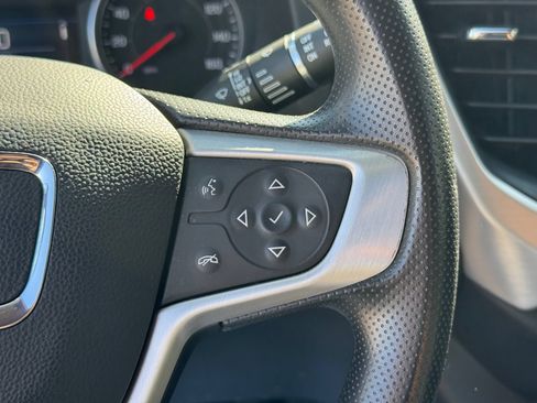 Used 2023 GMC Acadia SLE w/ Driver Convenience Package FWD image 31