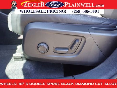 Used 2023 Volvo XC40 B5 Plus w/ Protection Package Premier image 19