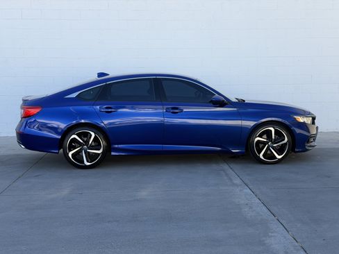 Used 2018 Honda Accord Sport image 4