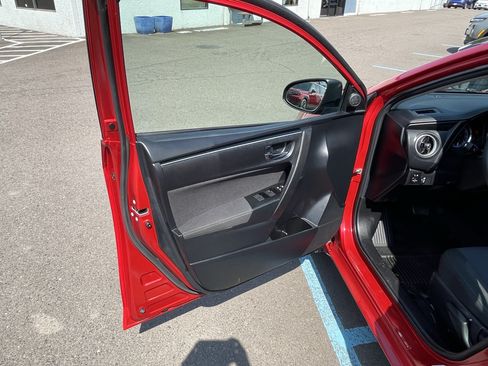 Used 2019 Toyota Corolla LE FWD image 16