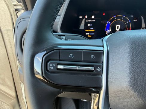 Used 2025 Chevrolet Colorado Trail Boss AWD/4WD image 19