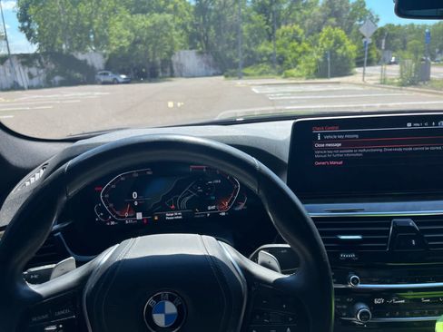 Used 2021 BMW 530i xDrive w/ Premium Package AWD/4WD image 10
