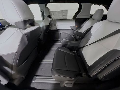 New 2026 Toyota Sienna XSE image 26