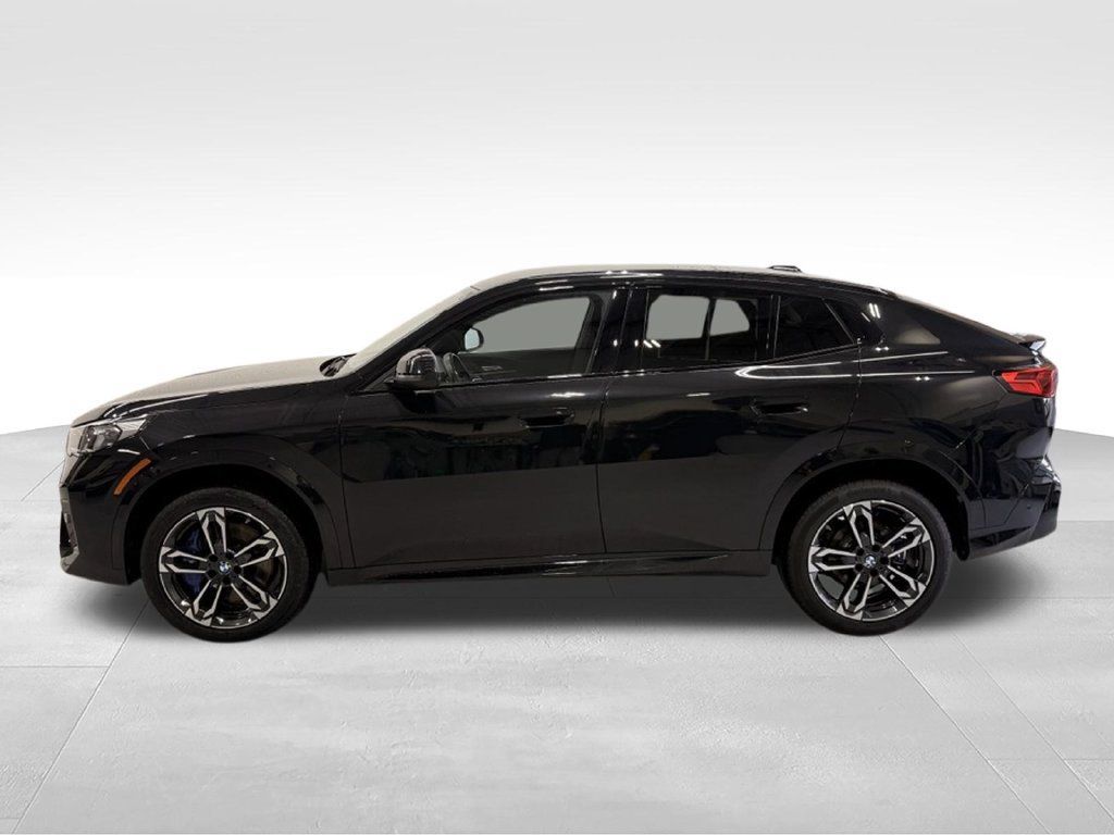 Used 2026 BMW X2 xDrive28i AWD/4WD image 2