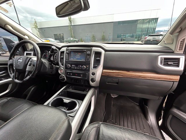 Used 2018 Nissan Titan SL w/ Chrome Package AWD/4WD image 33