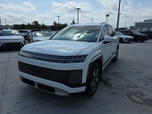 New 2026 Hyundai Ioniq 9 SEL image 1