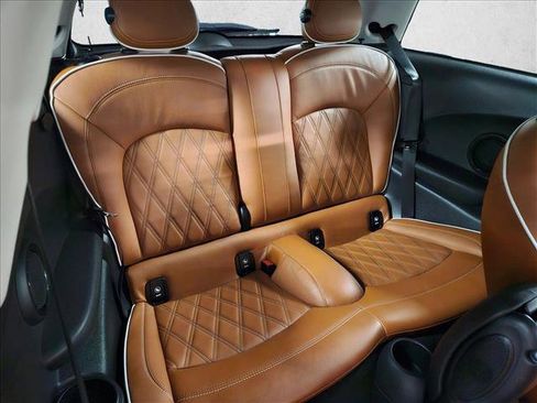 Used 2024 MINI Cooper 2-Door Hardtop w/ Signature Upholstery Package image 20